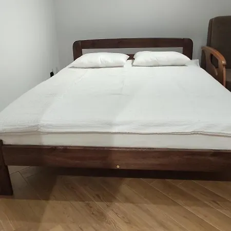 Jerzmanowskiego דירה