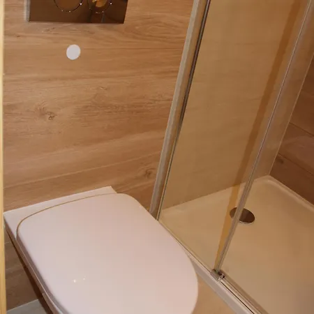 Jerzmanowskiego דירה